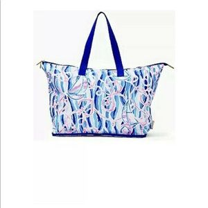 NWT Lilly Pulitzer getaway tote